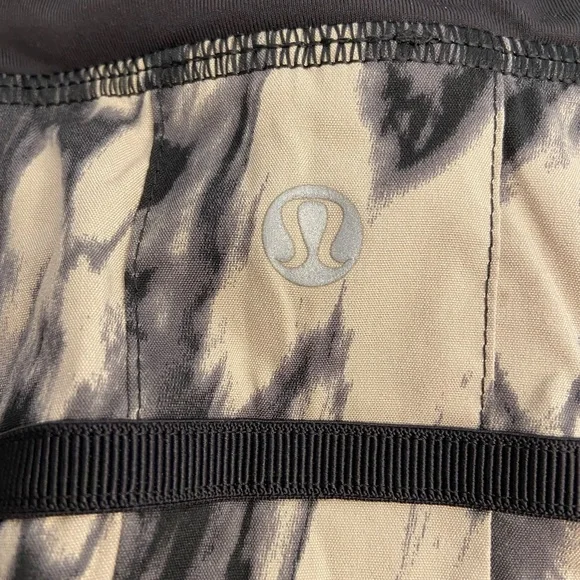 Lululemon Run: Pace Setter Skirt Size 6 - Picture 5 of 8